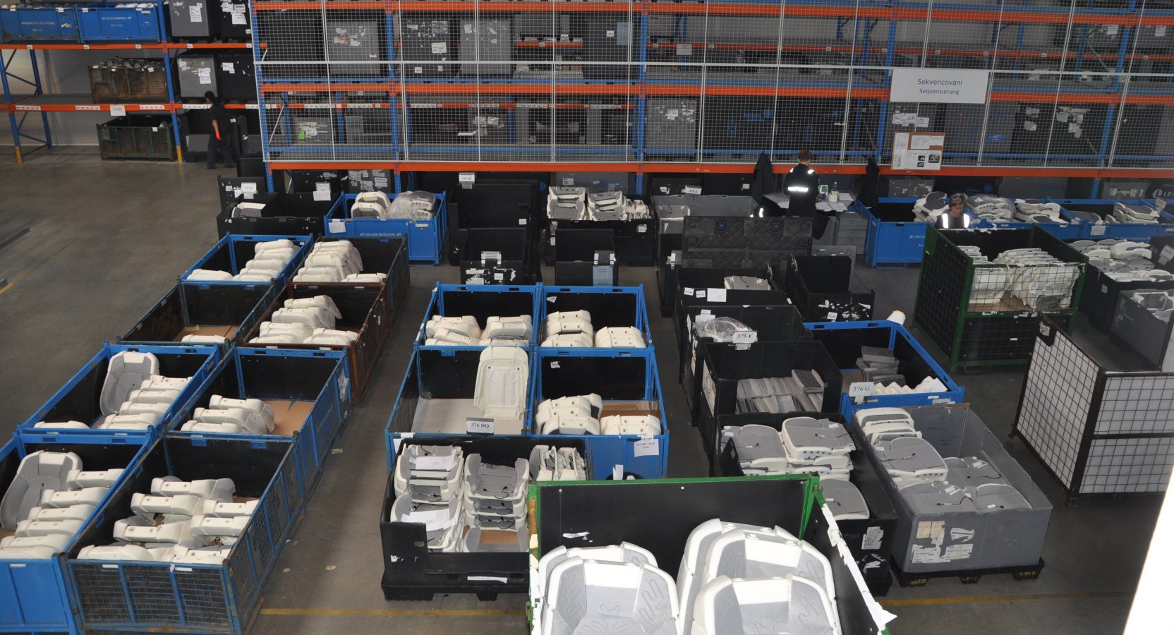 Complex logistics activities including x-dock and rental of warehouse space