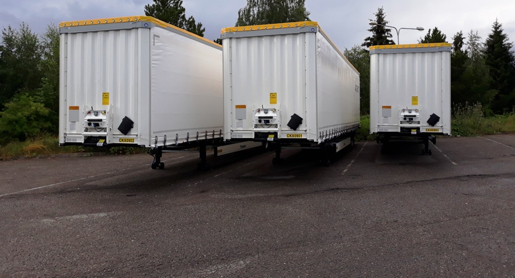semi-trailers for Adient